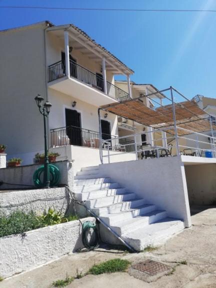 Dimitrakis Apartments Kassiopi Exteriér fotografie
